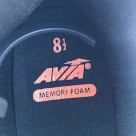 Athletic or Hiking Shoes . Size: 8 1/2 . Leather Mesh w/ Memory Foam Insole - Picture 4 of 7